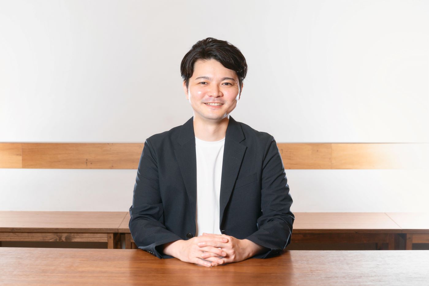 次長 新里 力也